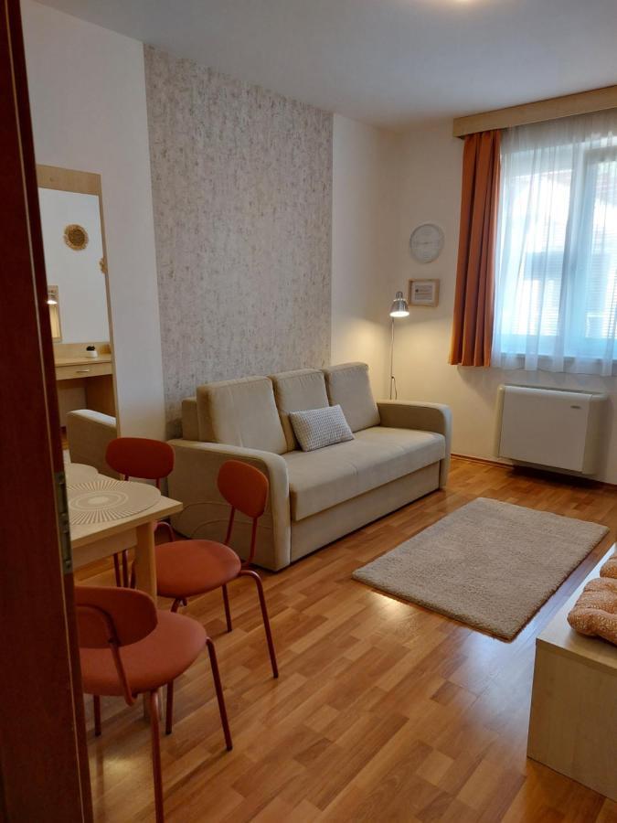 Myrelax Apartment - Hajduszoboszlo Exterior photo