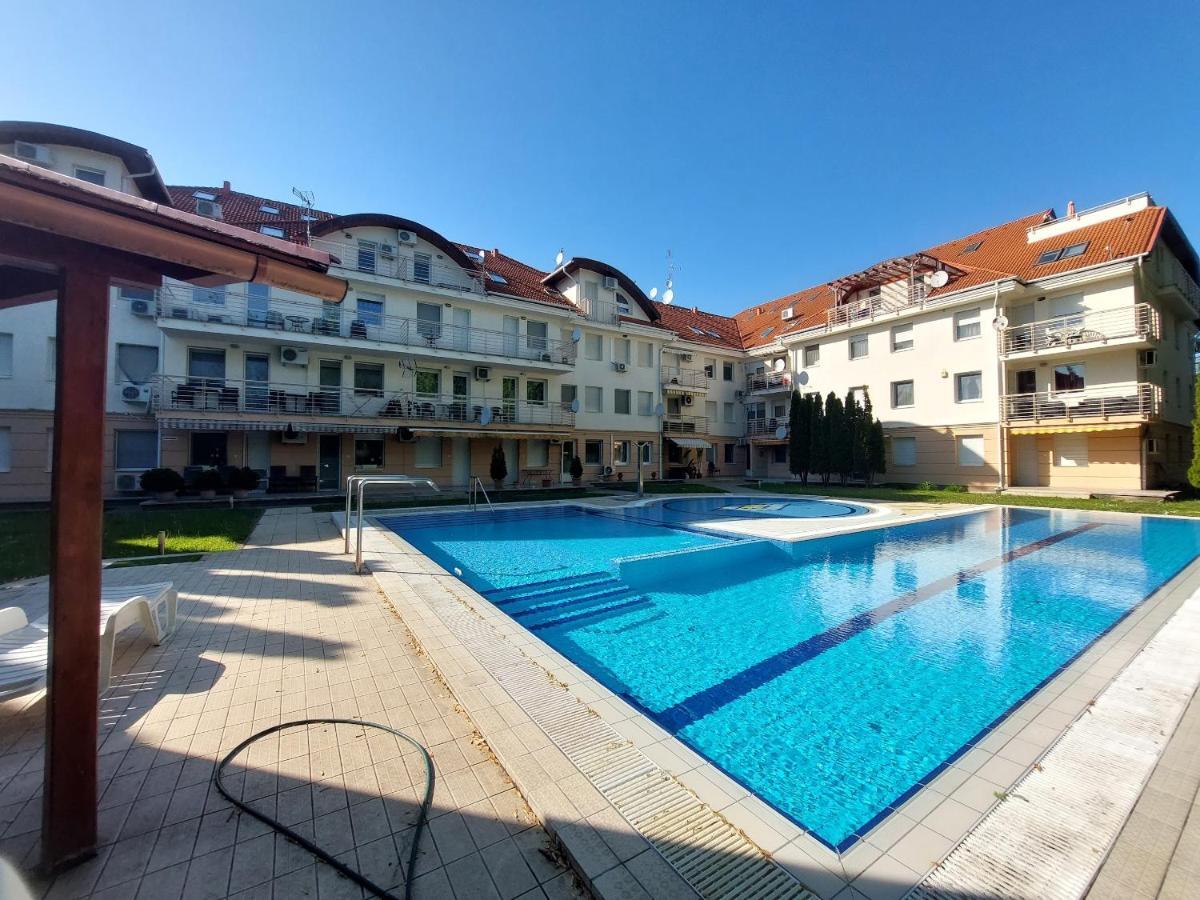Myrelax Apartment - Hajduszoboszlo Exterior photo